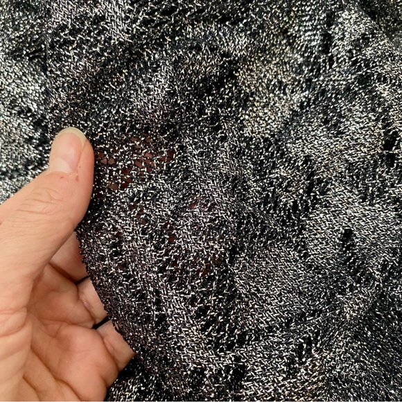 Vintage piano scarf or shawl, metallic black & silver lace with long fringe. - Picture 5 of 7